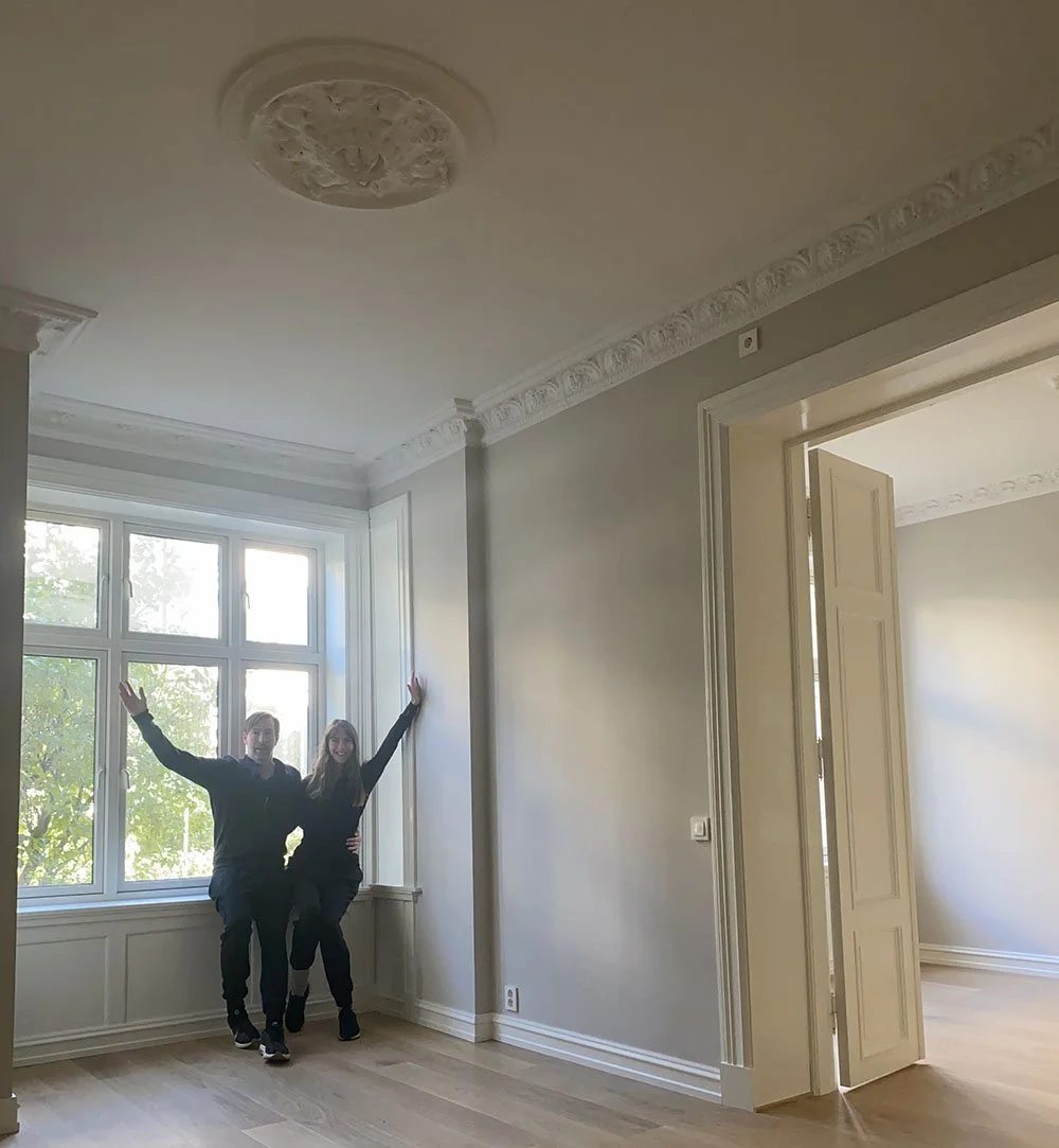 Celebrating in our new Fagerborg apartment with beautiful ornate ceiling details